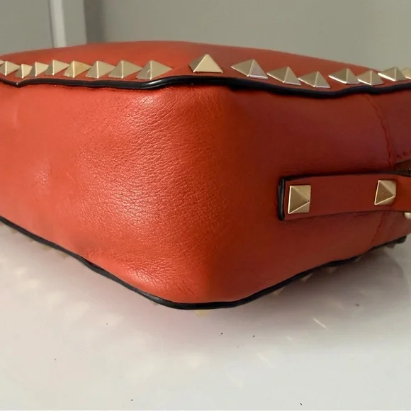 Valentino Garavani Rockstud Camera Crossbody Bag Orange Leather Gold Studs - Picture 9 of 16